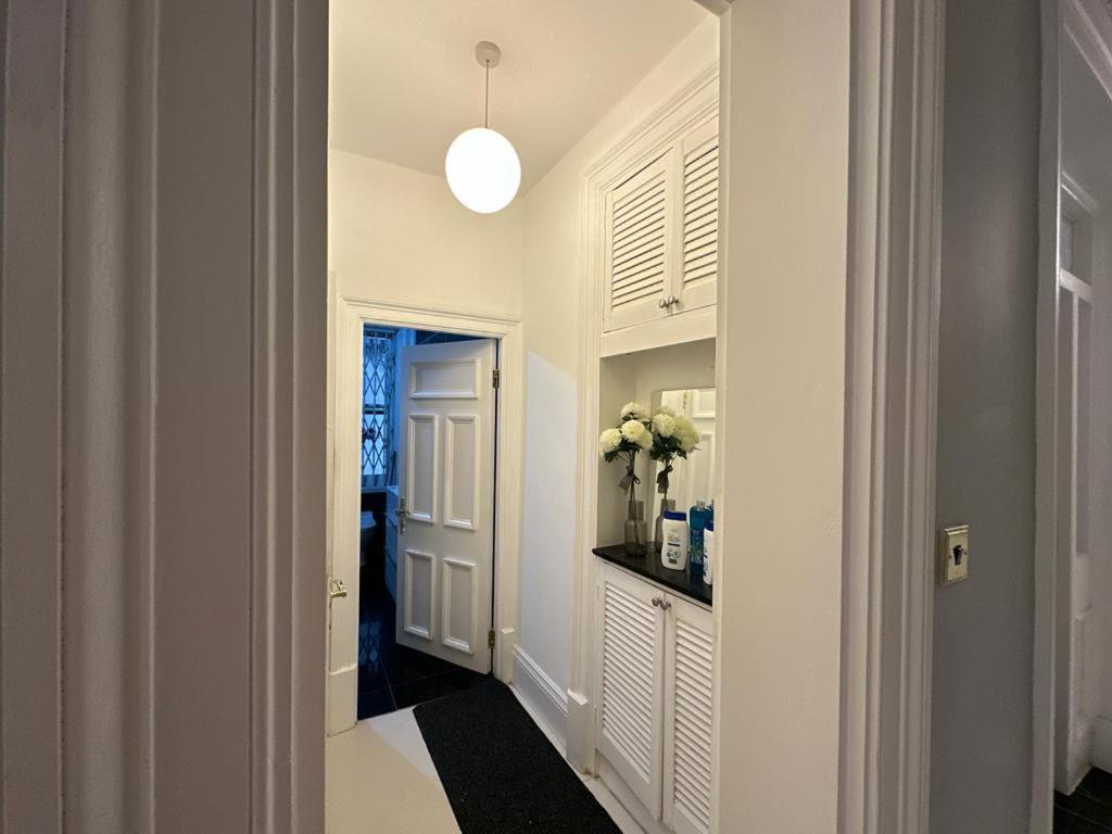 1 Step To Station! Double In Marylebone&paddington, , #room Name Is Tokyo# * Londra