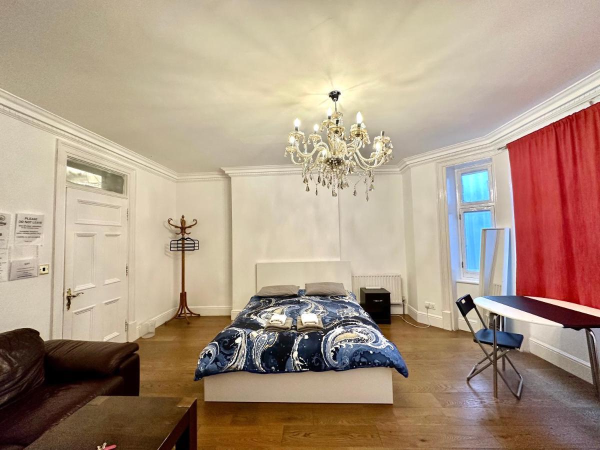 Gazde/Camere de închiriat 1 Step To Station! Double In Marylebone&paddington, , #room Name Is Tokyo# Londra